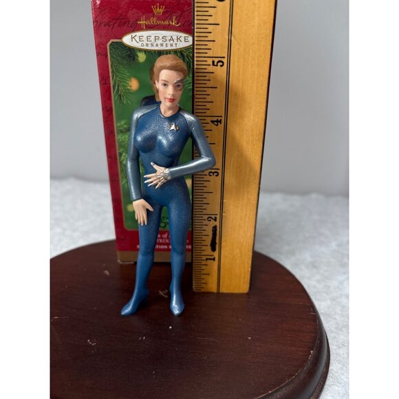 Hallmark Keepsake Ornament Star Trek Voyager Seven of Nine Collectible Figurine - Picture 3 of 8